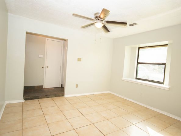 10902 Mosscrest Drive, Houston TX 77048