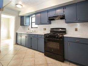 10902 Mosscrest Drive, Houston TX 77048