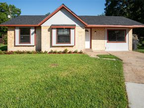 10902 Mosscrest Drive, Houston TX 77048