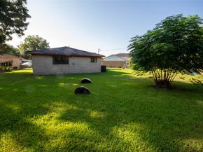 10902 Mosscrest Drive, Houston TX 77048