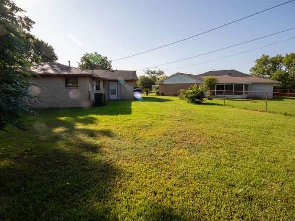 10902 Mosscrest Drive, Houston TX 77048
