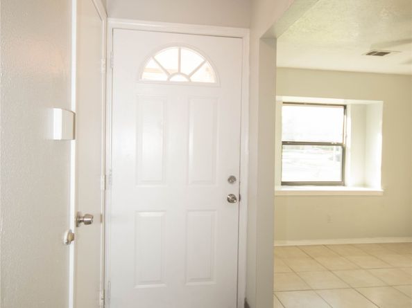 10902 Mosscrest Drive, Houston TX 77048