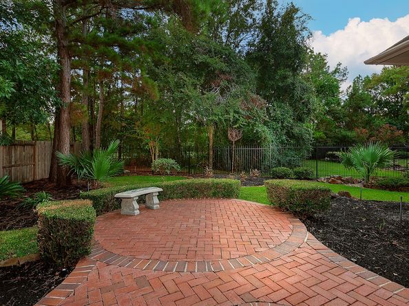 7 Sovereign Way, Conroe TX 77384