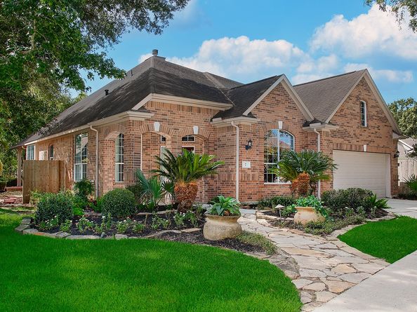 7 Sovereign Way, Conroe TX 77384