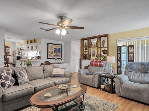 20 Little John Lane, Conroe TX 77301