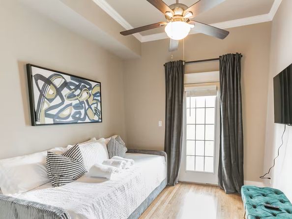 1006 Enid Street B, Houston TX 77009