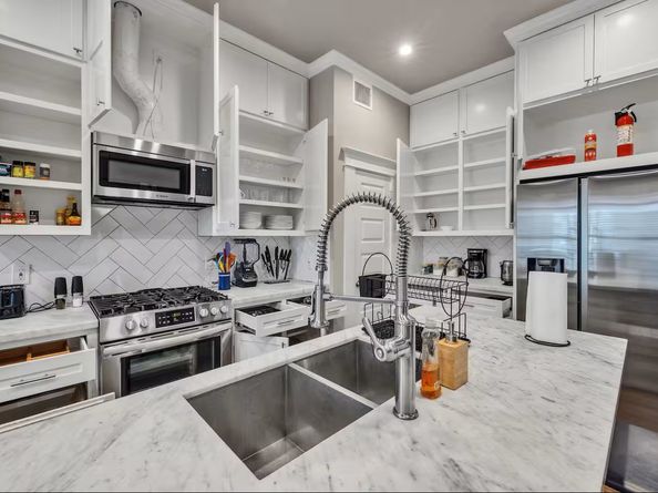 1006 Enid Street B, Houston TX 77009