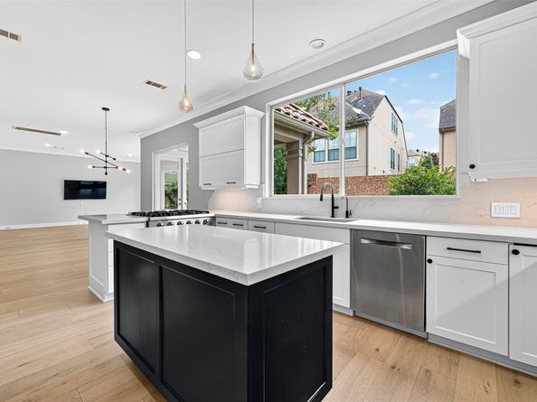 2731 Stuart Manor, Houston TX 77082
