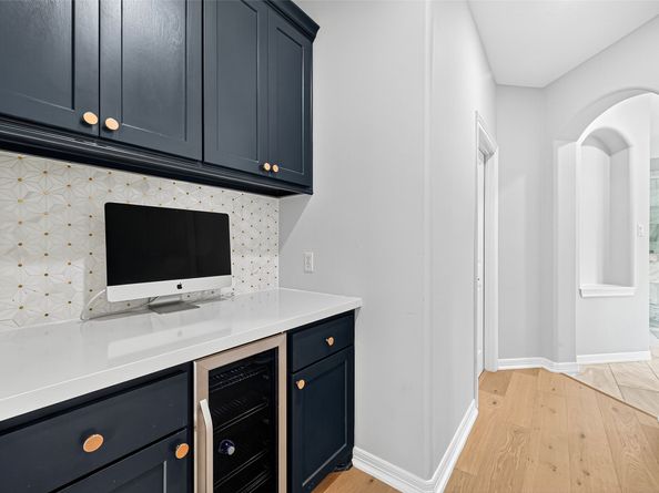 2731 Stuart Manor, Houston TX 77082