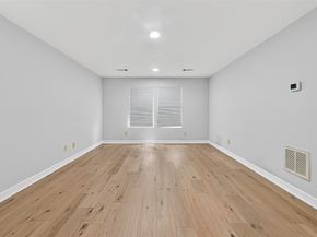 2731 Stuart Manor, Houston TX 77082