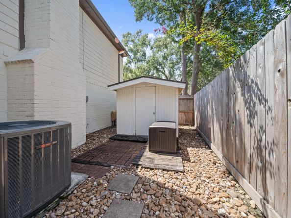 607 Ellingham Drive, Katy TX 77450