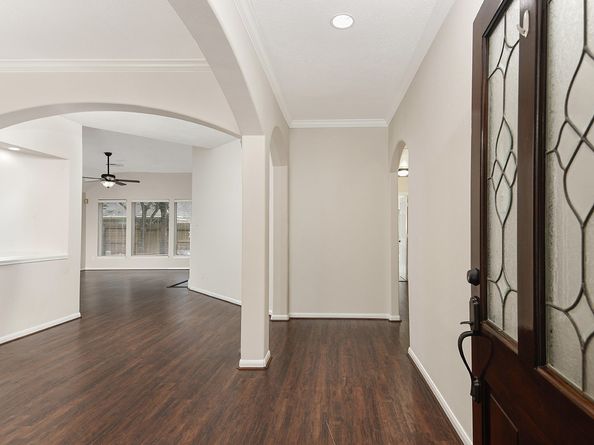 23 Lamps Glow Place, The Woodlands TX 77382