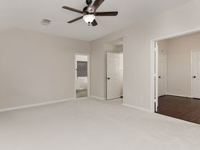23 Lamps Glow Place, The Woodlands TX 77382