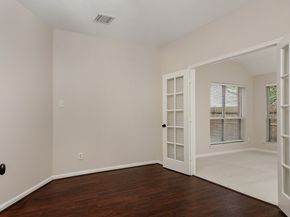 23 Lamps Glow Place, The Woodlands TX 77382