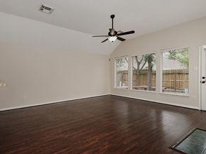 23 Lamps Glow Place, The Woodlands TX 77382