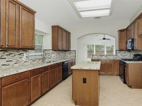 23 Lamps Glow Place, The Woodlands TX 77382