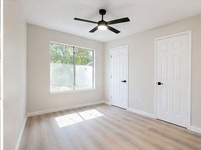 6106 W Airport Boulevard 18, Houston TX 77035