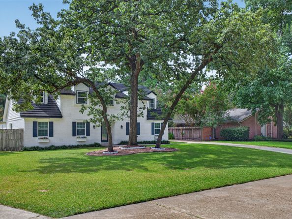 6527 Apple Valley Lane, Houston TX 77069