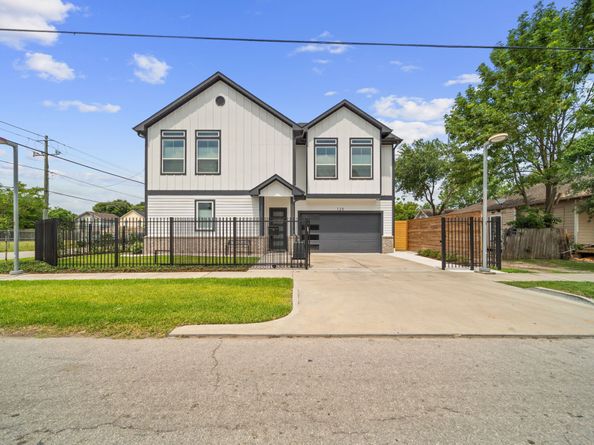 120 Adams Street, Houston TX 77011