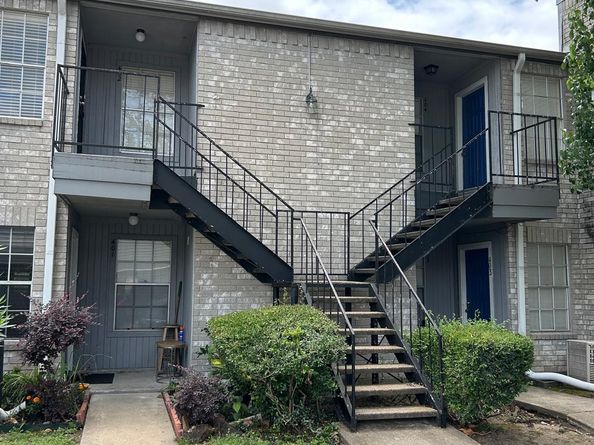 9700 Leawood Boulevard 404, Houston TX 77099