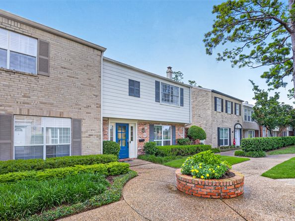 12618 Huntingwick Drive 100, Houston TX 77024