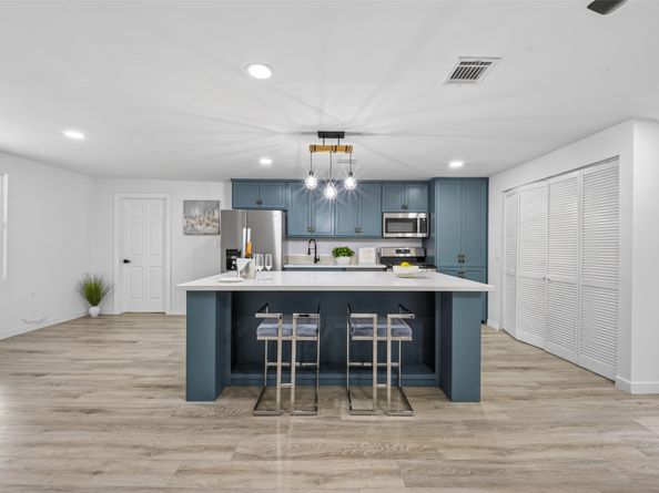 5719 Southwind Street, Houston TX 77033