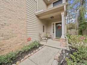 74 E Lakeridge Drive, The Woodlands TX 77381