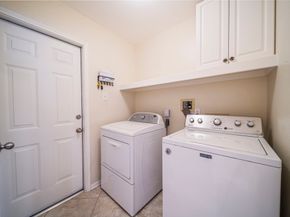 74 E Lakeridge Drive, The Woodlands TX 77381