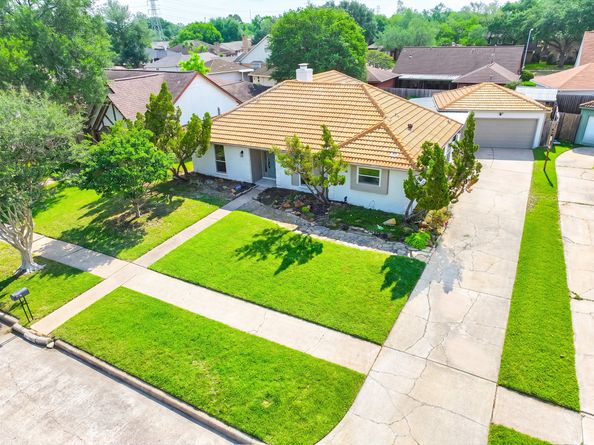 10519 Kirkwren Drive, Houston TX 77089