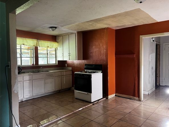 7641 Delavan Drive, Houston TX 77028