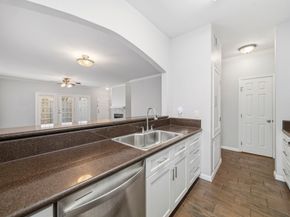 312 Wilcrest Drive 312, Houston TX 77042