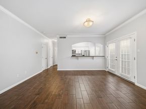 312 Wilcrest Drive 312, Houston TX 77042