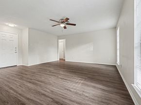 1321 N 7th Street, Conroe TX 77301