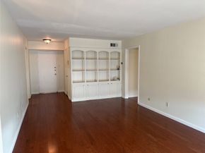 357 N Post Oak Lane 207, Houston TX 77024