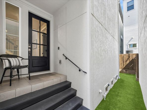 1309 W 24th Street B, Houston TX 77008