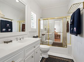 285 Sugarberry Circle, Houston TX 77024