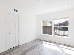 1909 Blodgett Street, Houston TX 77004