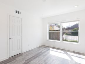 1909 Blodgett Street, Houston TX 77004