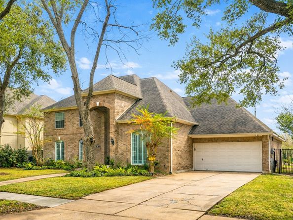 19 Rivercoach Lane, Sugar Land TX 77479