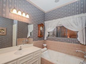 1919 Mosa Creek Court, Houston TX 77017