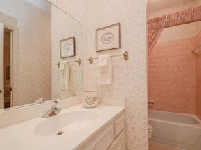 1919 Mosa Creek Court, Houston TX 77017