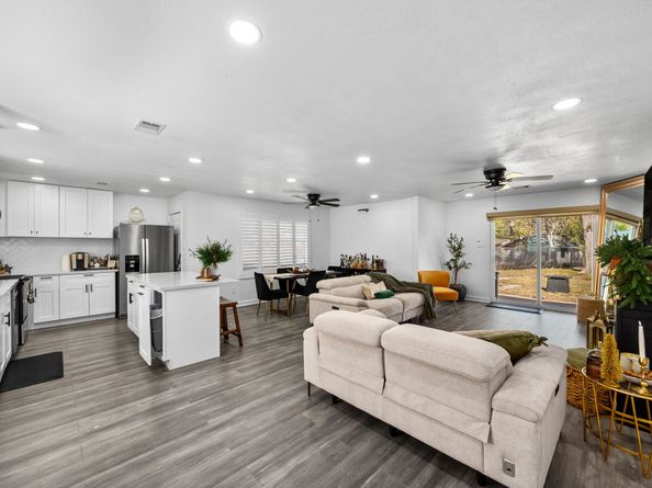 7025 Prentiss Drive, Houston TX 77061