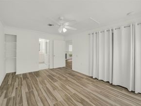 1917 Augusta Drive A8, Houston TX 77057