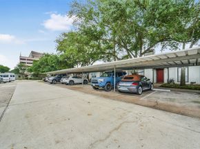 1917 Augusta Drive A8, Houston TX 77057