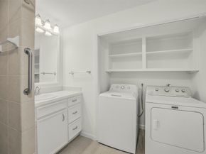1917 Augusta Drive A8, Houston TX 77057
