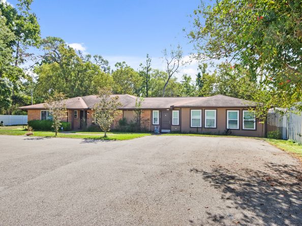 5302 Treaschwig Road, Spring TX 77373