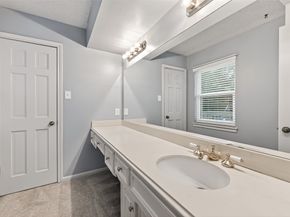 5711 Bermuda Dunes Dr, Houston TX 77069