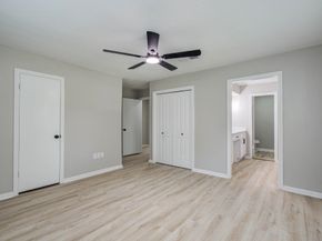 4735 Theall Road, Houston TX 77066