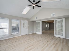 4735 Theall Road, Houston TX 77066