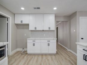 4735 Theall Road, Houston TX 77066